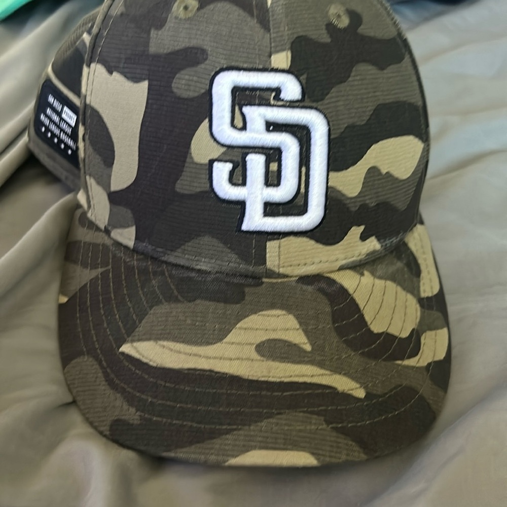 Size 7, fitted San Diego hat